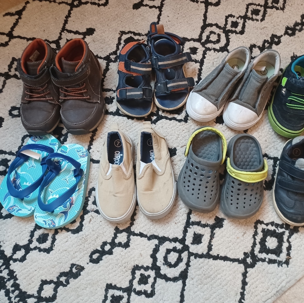 Toddler boys shoes lot size 6,7,8.  8 pair
